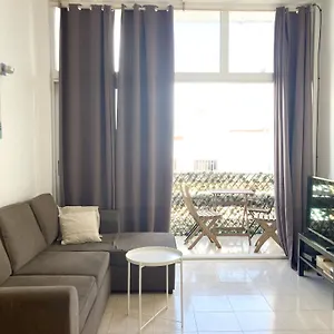 intimate-stylish-beach-apartment-with-balcony.in-canary-islands.com/